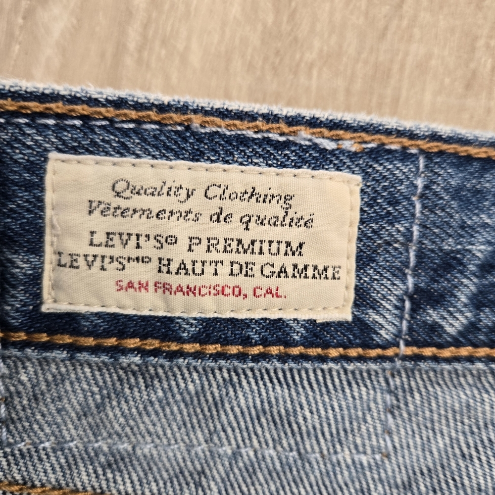 Levi's Wedgie Icon Fit Jeans, Size 26, Light Wash - Picture 6 of 13